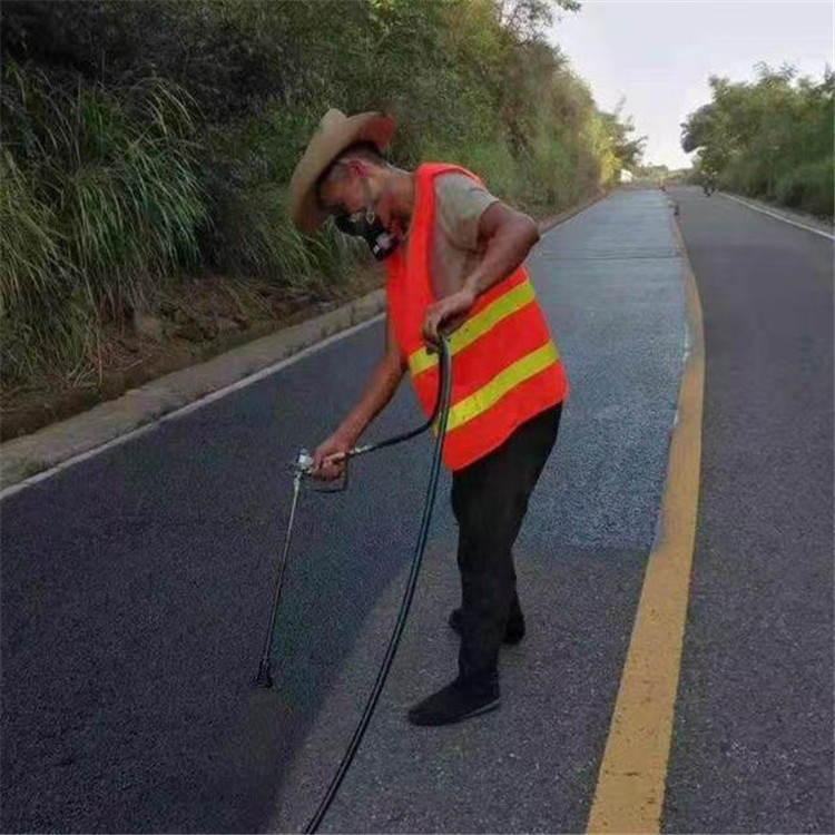 西安 彩色防滑路面的底涂是保障路面附着力